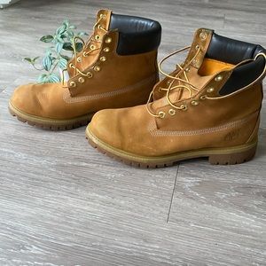 Mens Timberland boots - gently worn